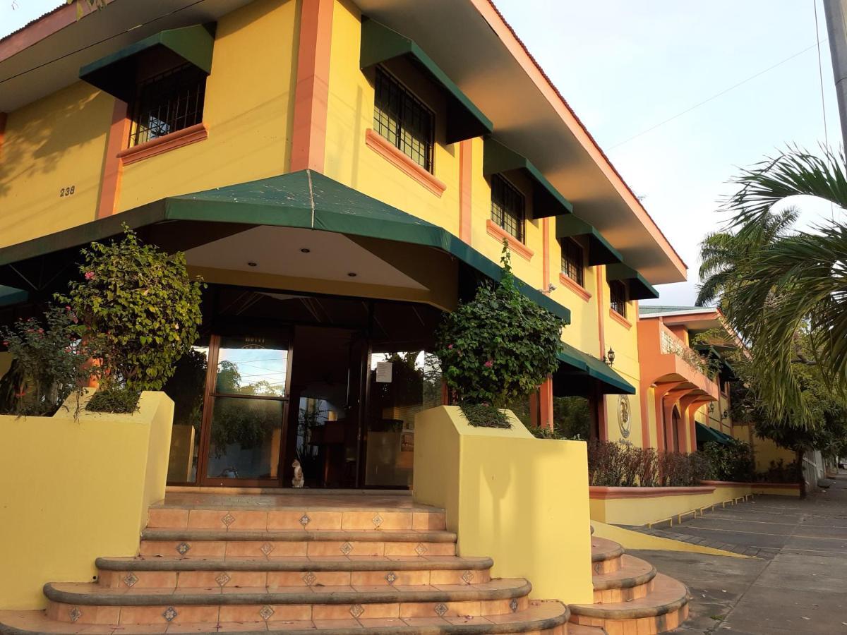 Hotel Brandts Los Robles De San Juan Managua Esterno foto