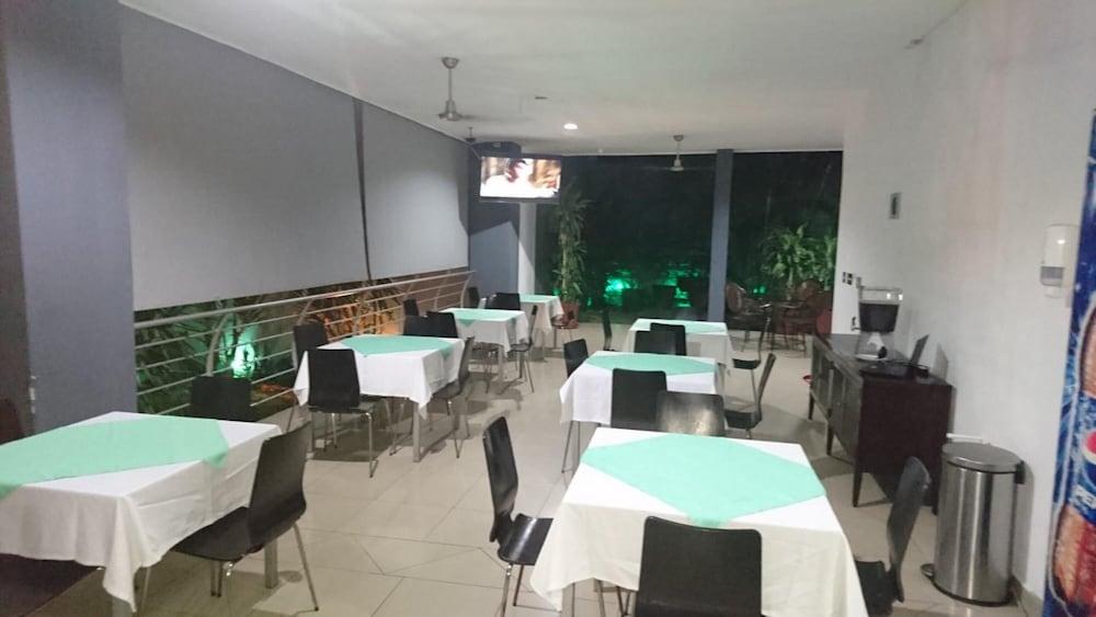 Hotel Brandts Los Robles De San Juan Managua Esterno foto