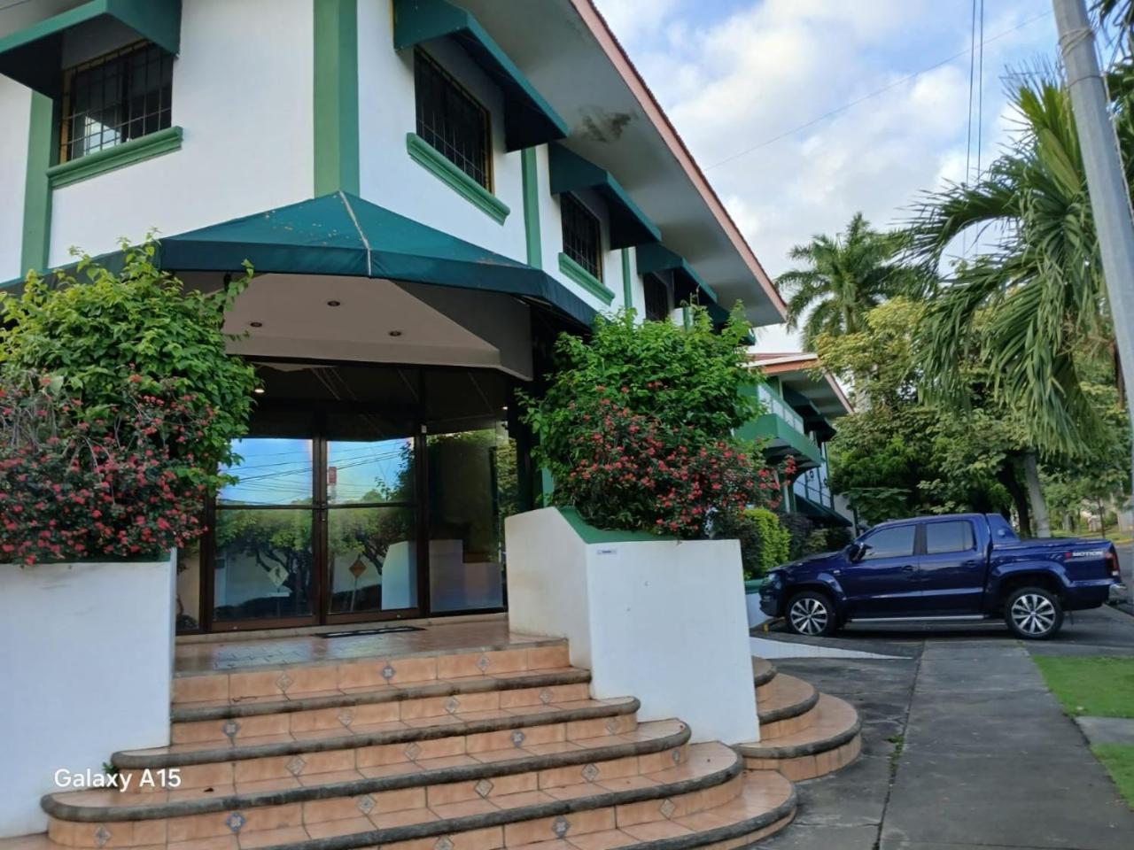 Hotel Brandts Los Robles De San Juan Managua Esterno foto