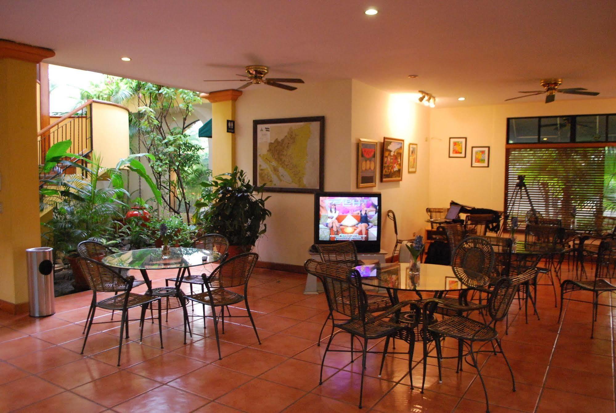 Hotel Brandts Los Robles De San Juan Managua Esterno foto