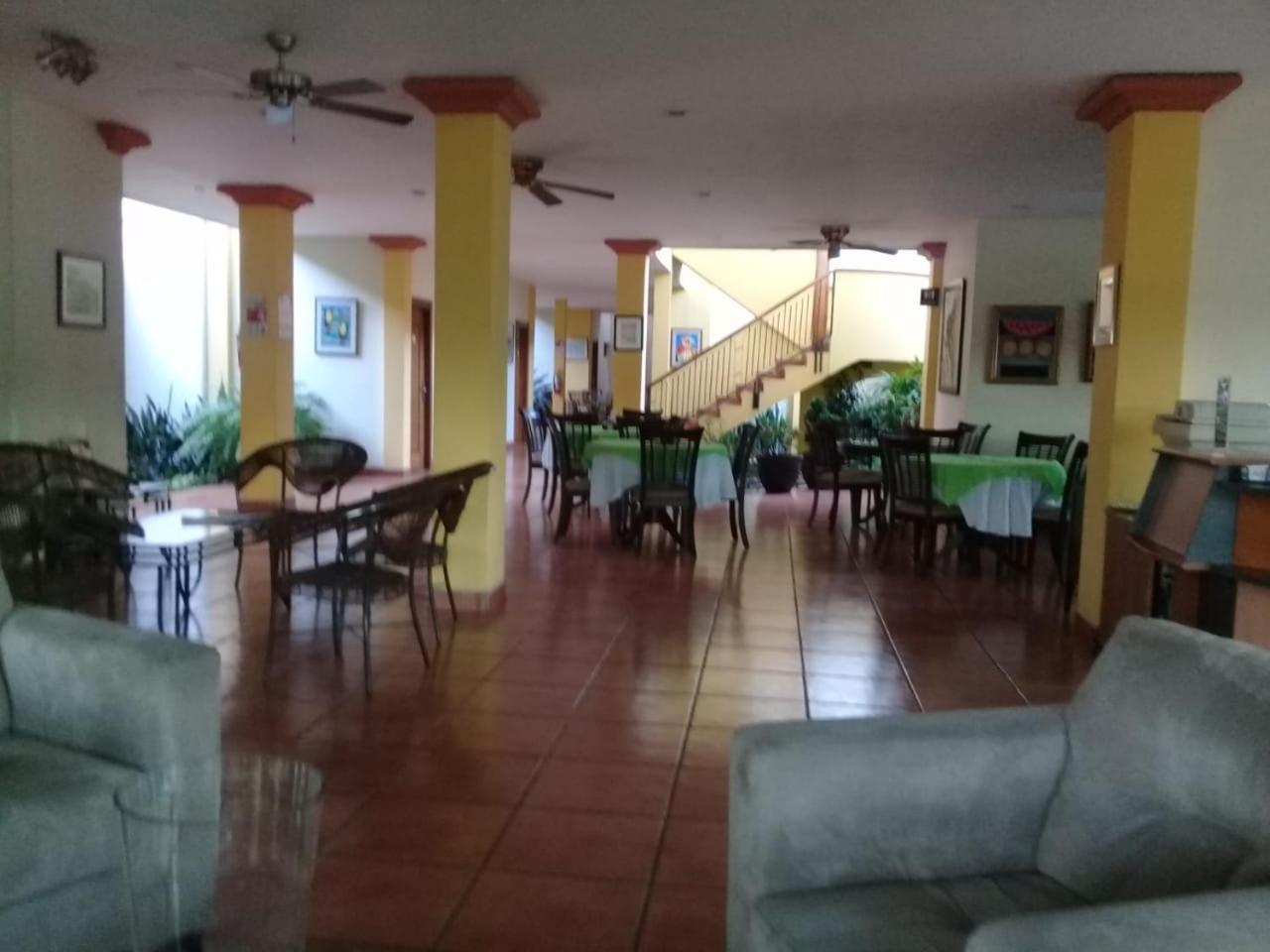 Hotel Brandts Los Robles De San Juan Managua Esterno foto